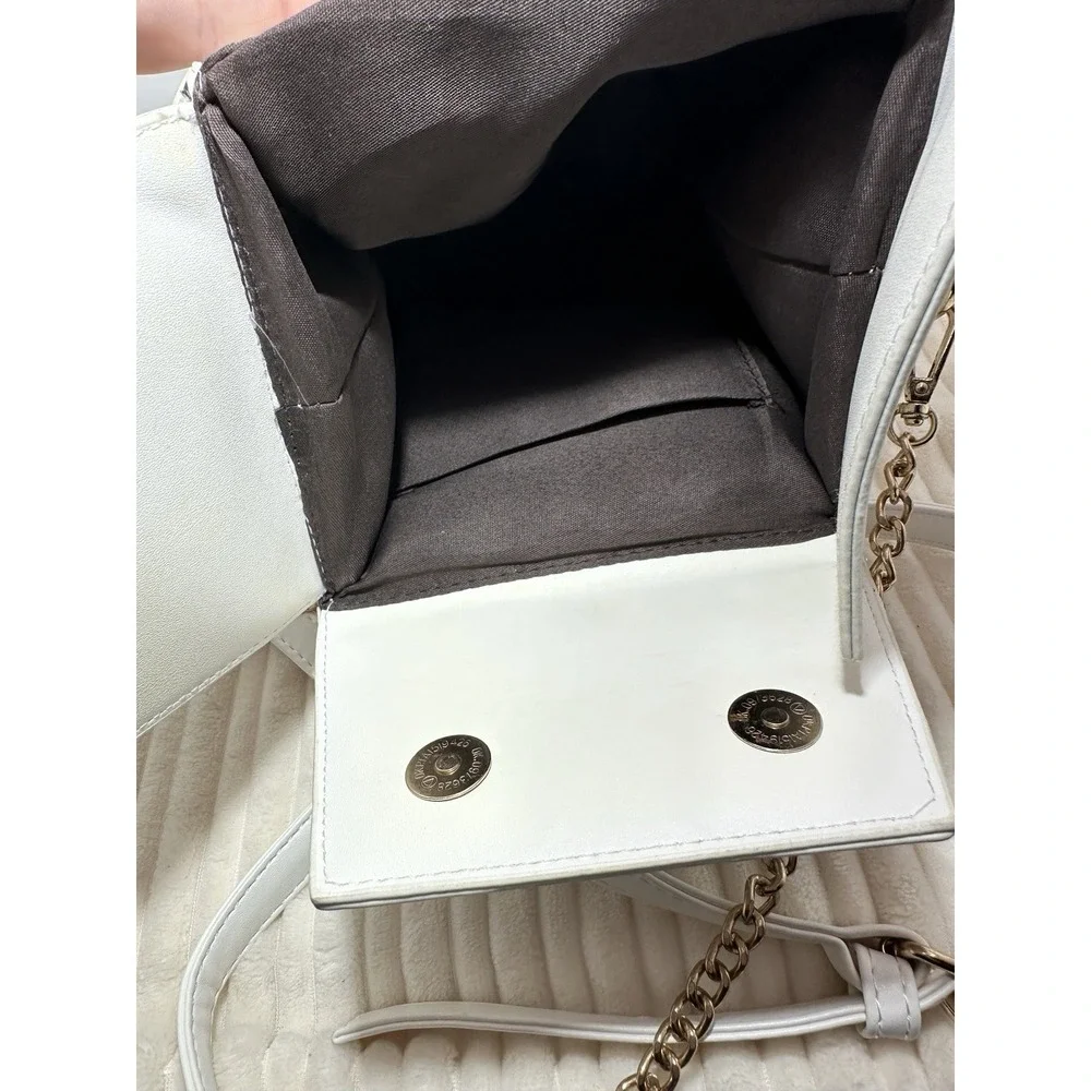 Chinese Takeout Box Vinyl Purse Handbag w/ chain Trendy Cool Pre-Owned
